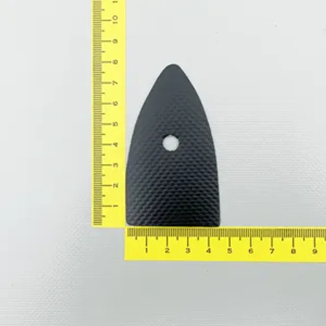Hovedbilde KALESJEHJERTE TREKANT HØY MED 8 MM HULL SVART